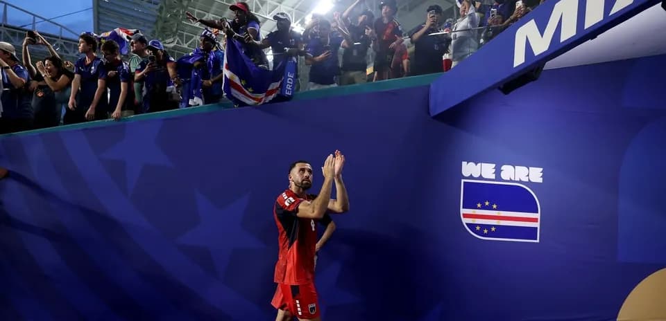 Joueur saluant les fans après le match
