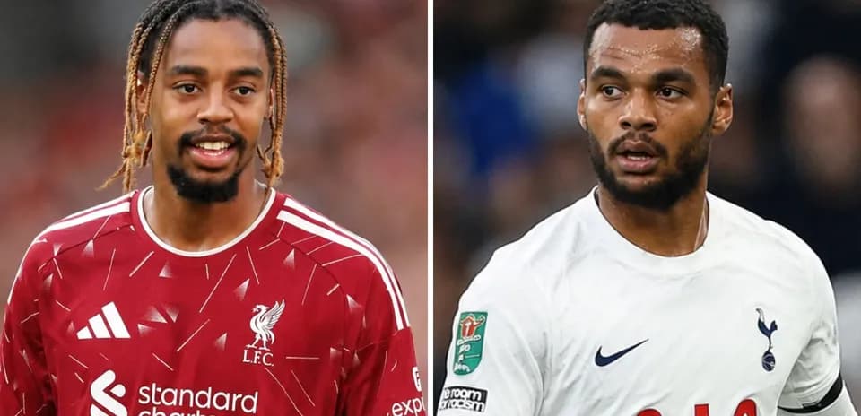 Joueurs de Liverpool et Tottenham en maillots d'équipe