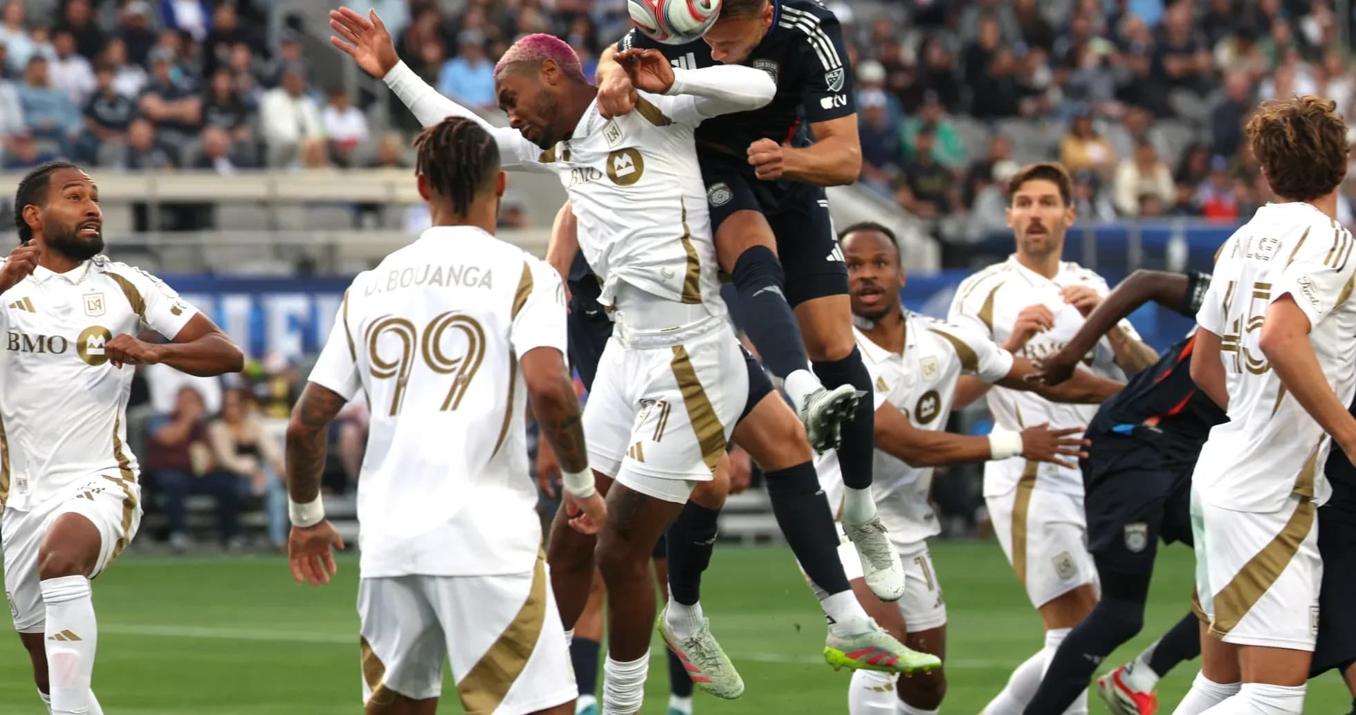 Joueurs de Los Angeles FC en action pendant le match
