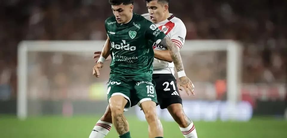 Deux joueurs en action lors du match