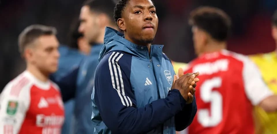 Manchester United en quête d'un latéral gauche : le marché s'échauffe
