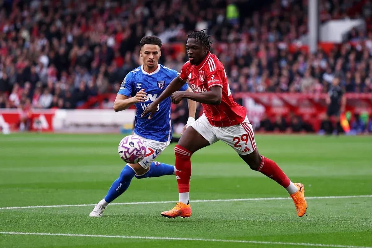 Deux joueurs en action lors du match