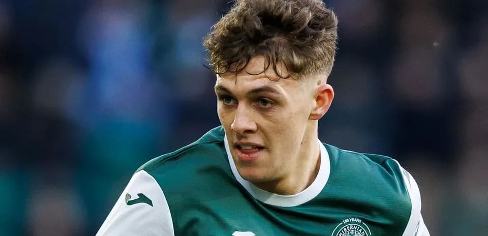 Joueur de Hibernian en action sur le terrain
