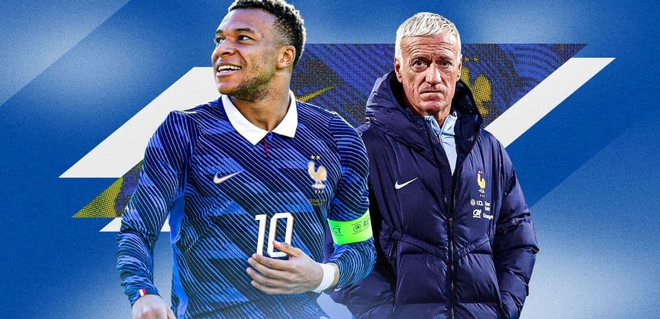 Kylian Mbappé et Didier Deschamps en maillot français