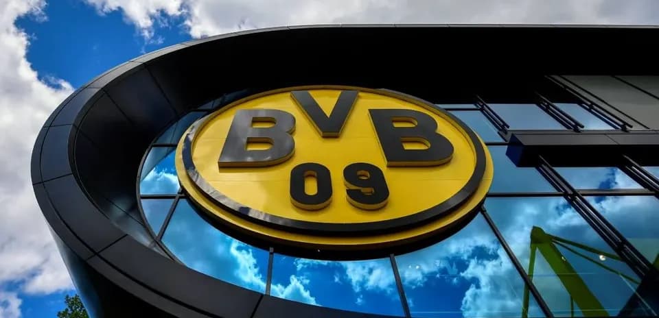 Logo de BVB 09 sur le bâtiment du club