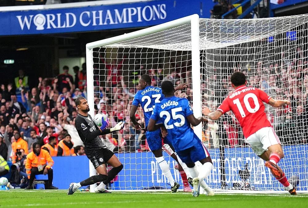 But de Gibbs-White contre Chelsea