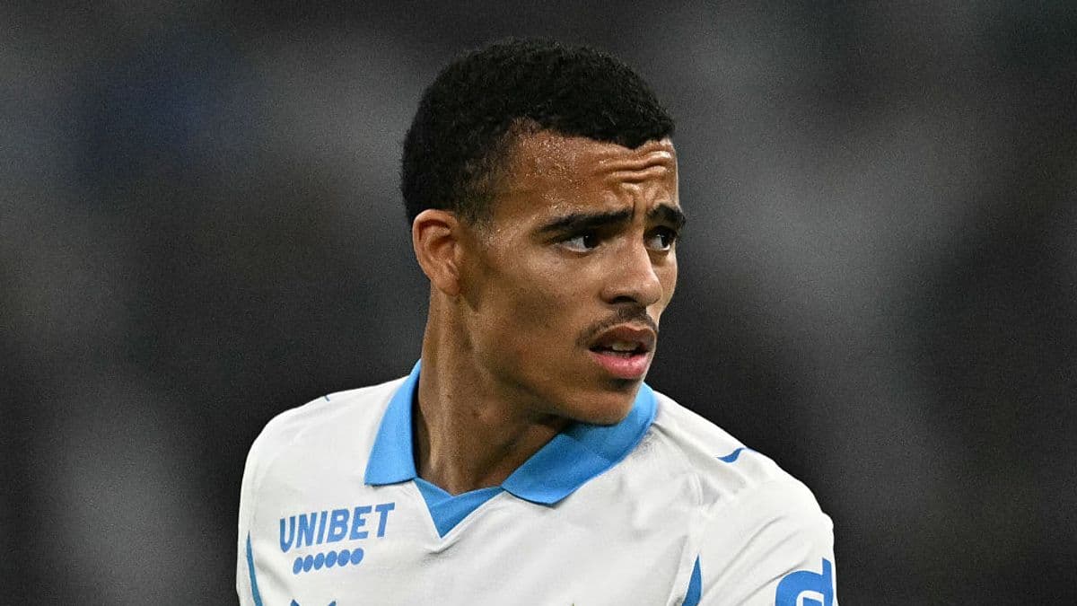 Joueur de l'Olympique de Marseille en action sur le terrain