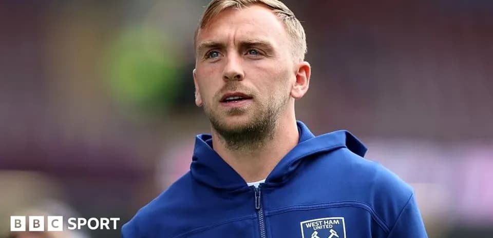 Joueur de West Ham United en tenue d'échauffement