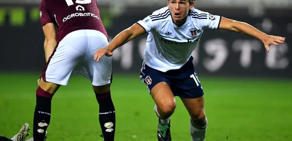 Joueur de Como en action contre Torino