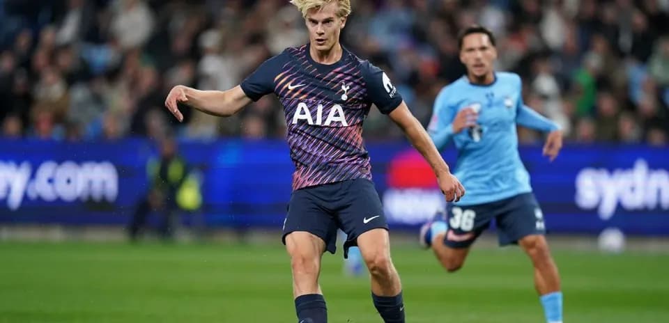 Joueur de Tottenham en action pendant le match