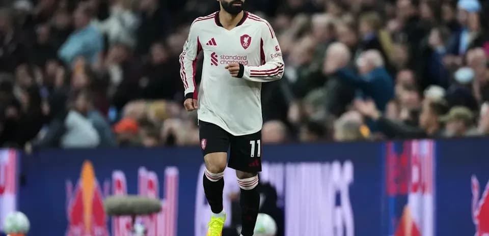Joueur en mouvement sur le terrain pendant un match