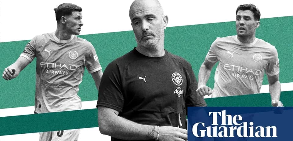 Deux joueurs de Manchester City et un entraîneur