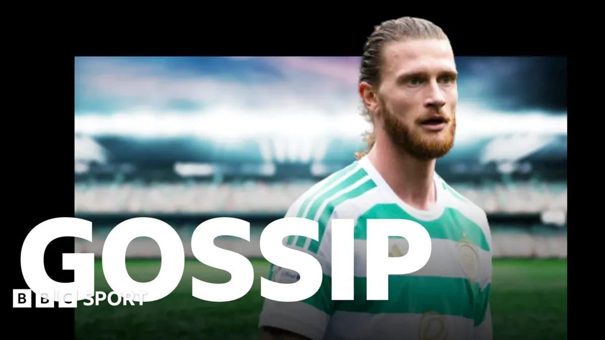 Joueur de football en maillot de Celtic au stade