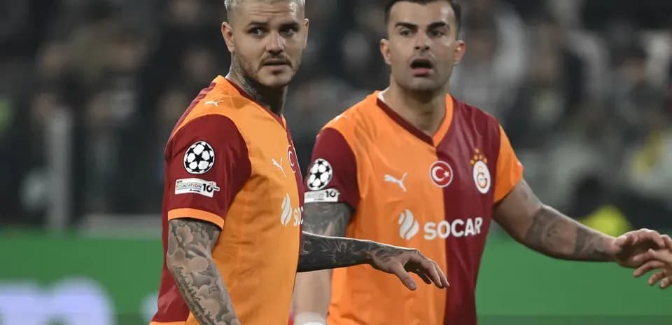 Deux joueurs de Galatasaray sur le terrain