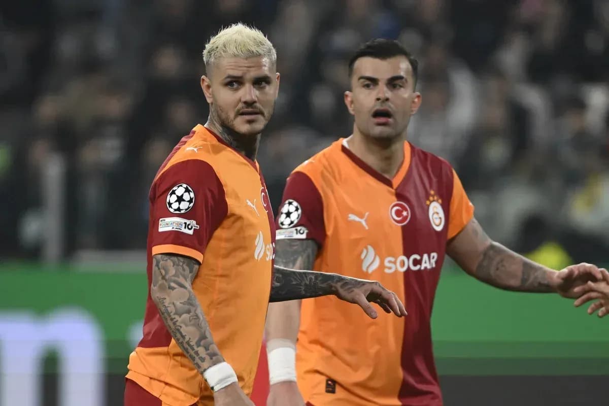 Deux joueurs de Galatasaray sur le terrain