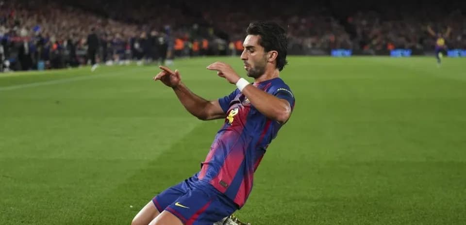 Joueur du FC Barcelone célébrant un but au stade