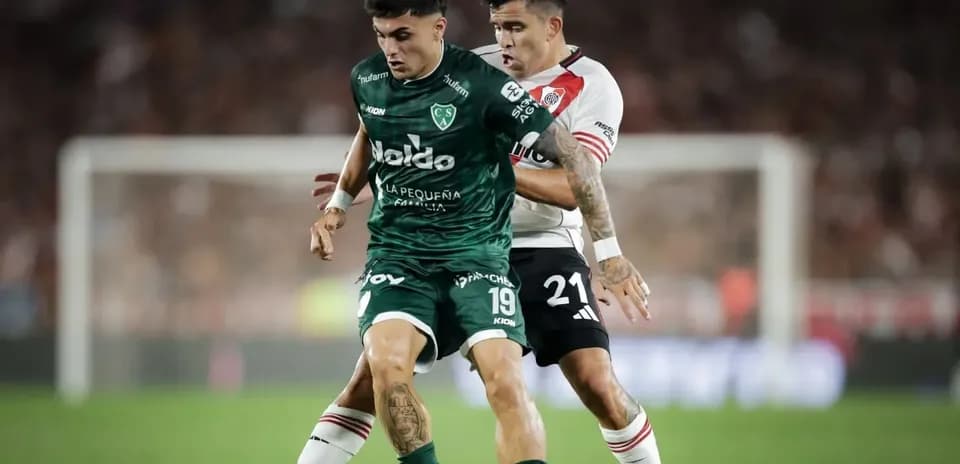 Deux joueurs en action lors du match
