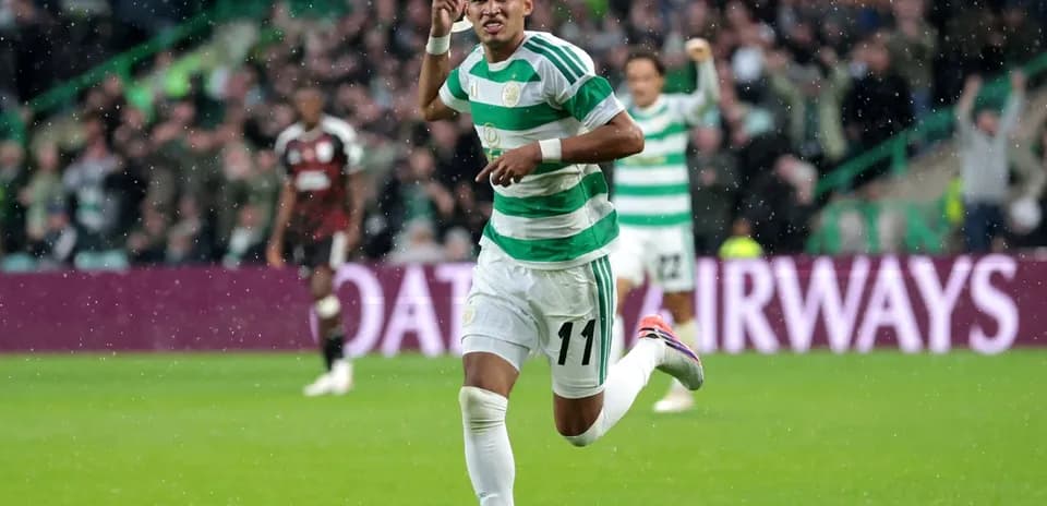 Joueur célébrant un but pour le Celtic