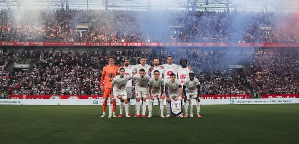 Équipe de Gornik Zabrze avant le match
