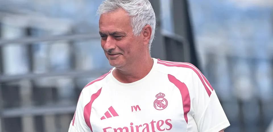 Entraîneur portant un maillot du Real Madrid