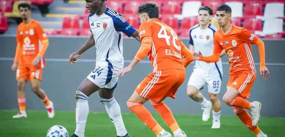 Joueurs en action lors du match Ittihad Kalba U23