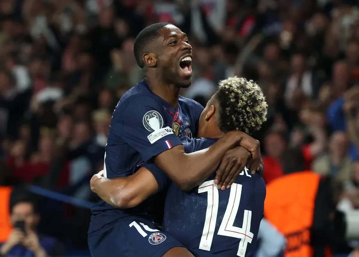 Joueurs du Paris Saint Germain célébrant un but