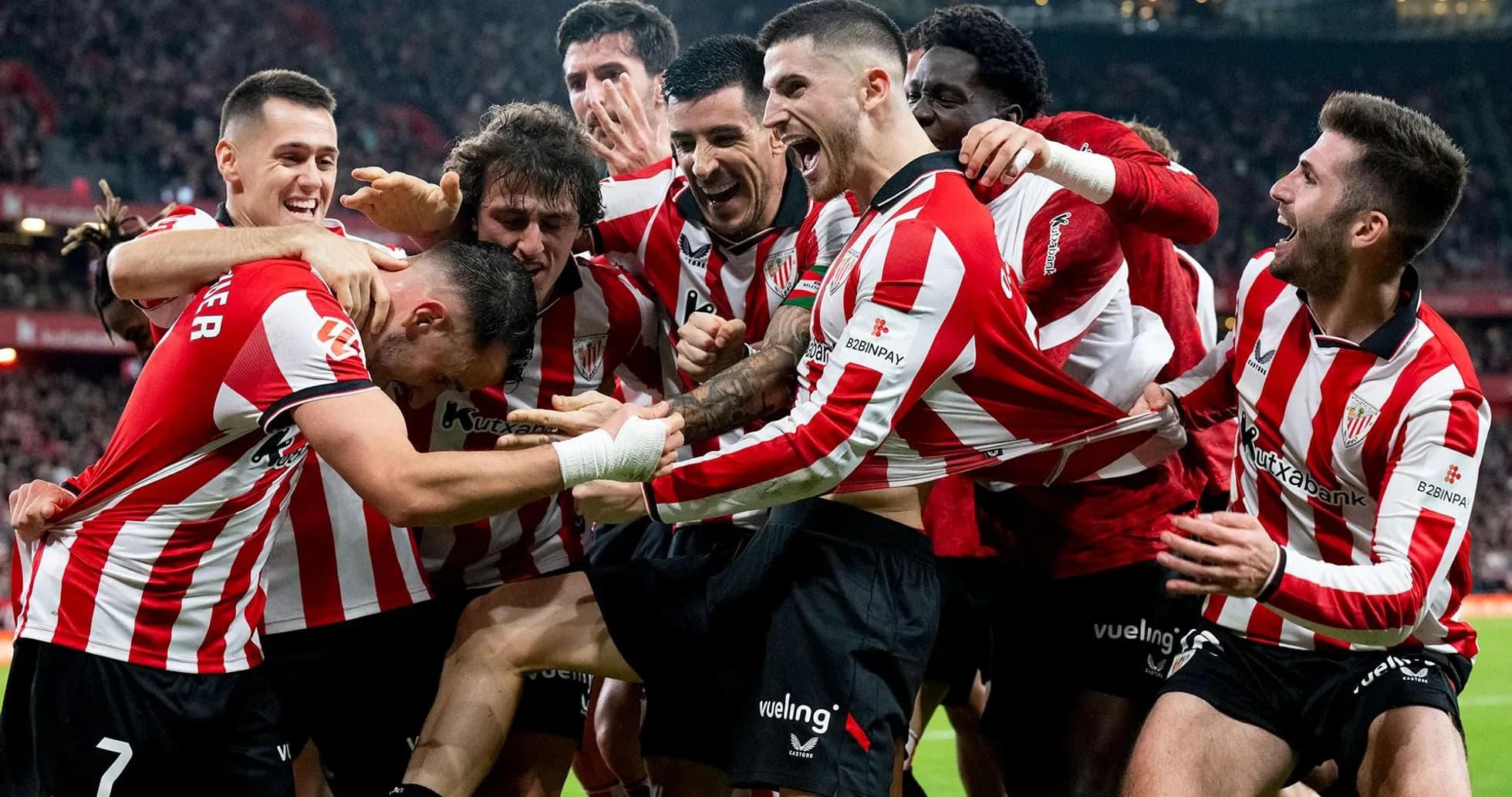 Joueurs de l'Athletic Club célébrant un but