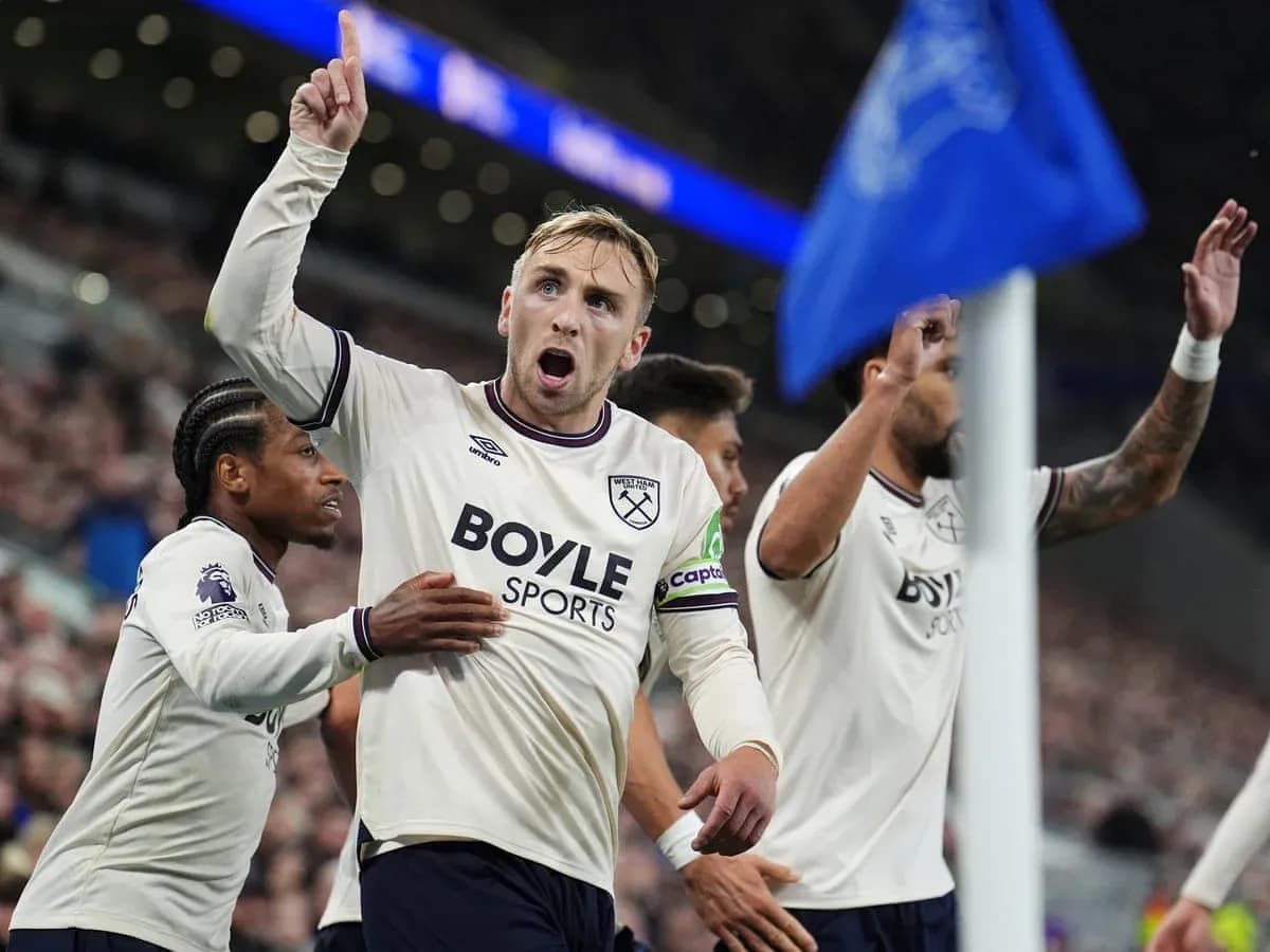 Joueurs de West Ham célébrant un but
