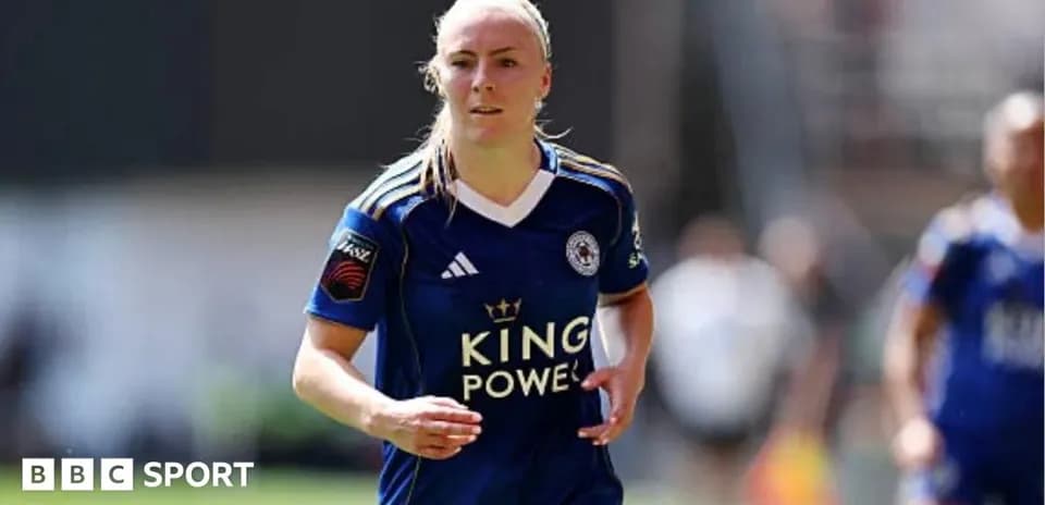 Joueuse de football en maillot de Leicester City