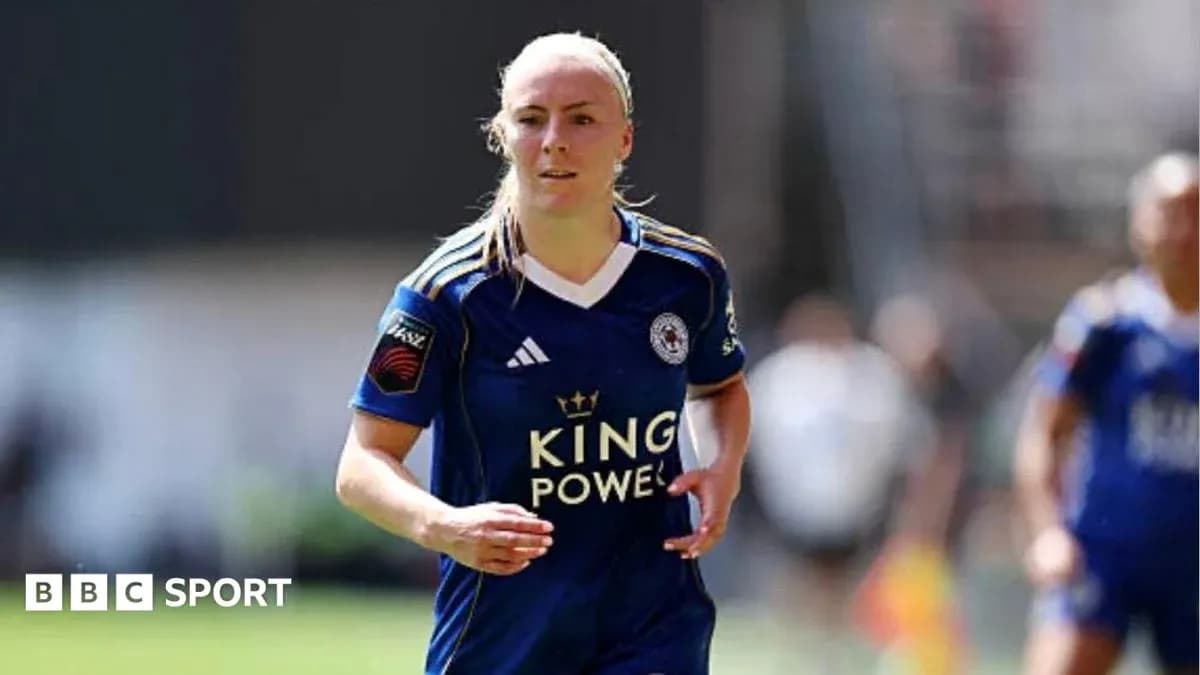 Joueuse de football en maillot de Leicester City