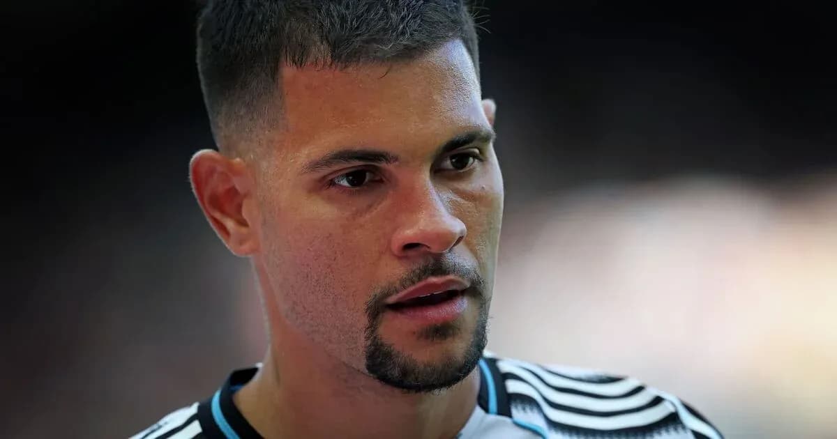 Joueur en maillot d'équipe nationale en gros plan