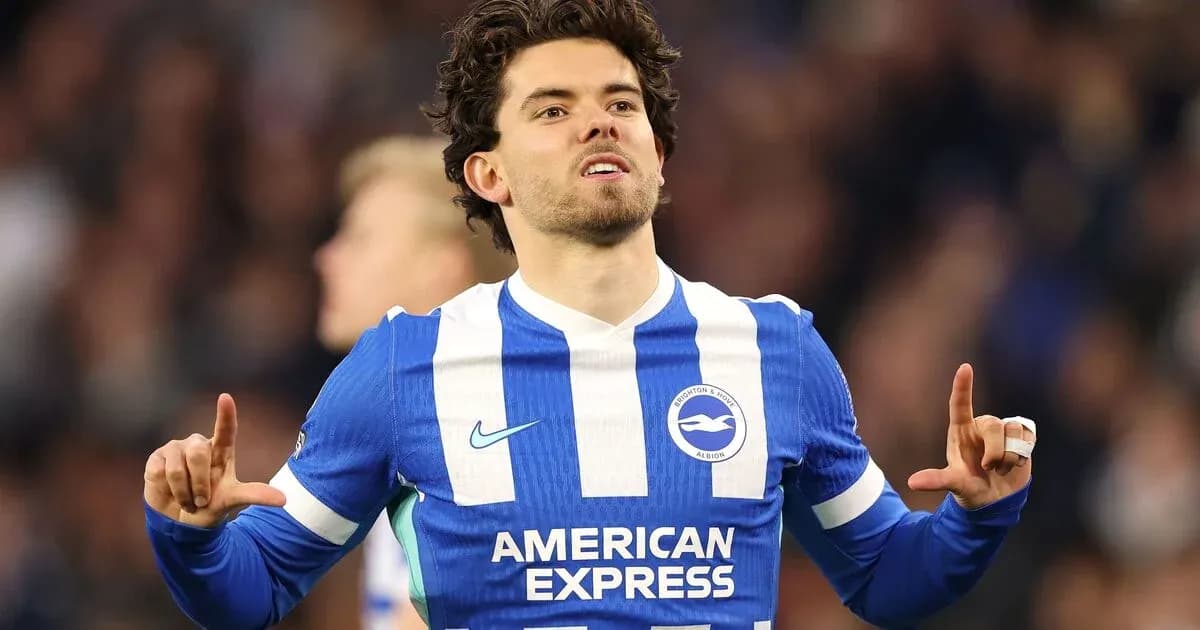Joueur de Brighton célébrant un but sur le terrain