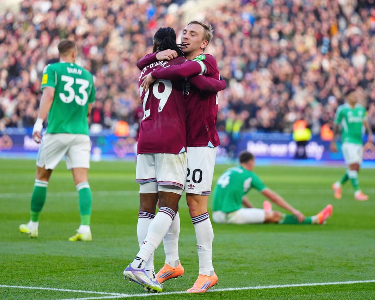 Joueurs de West Ham célébrant un but