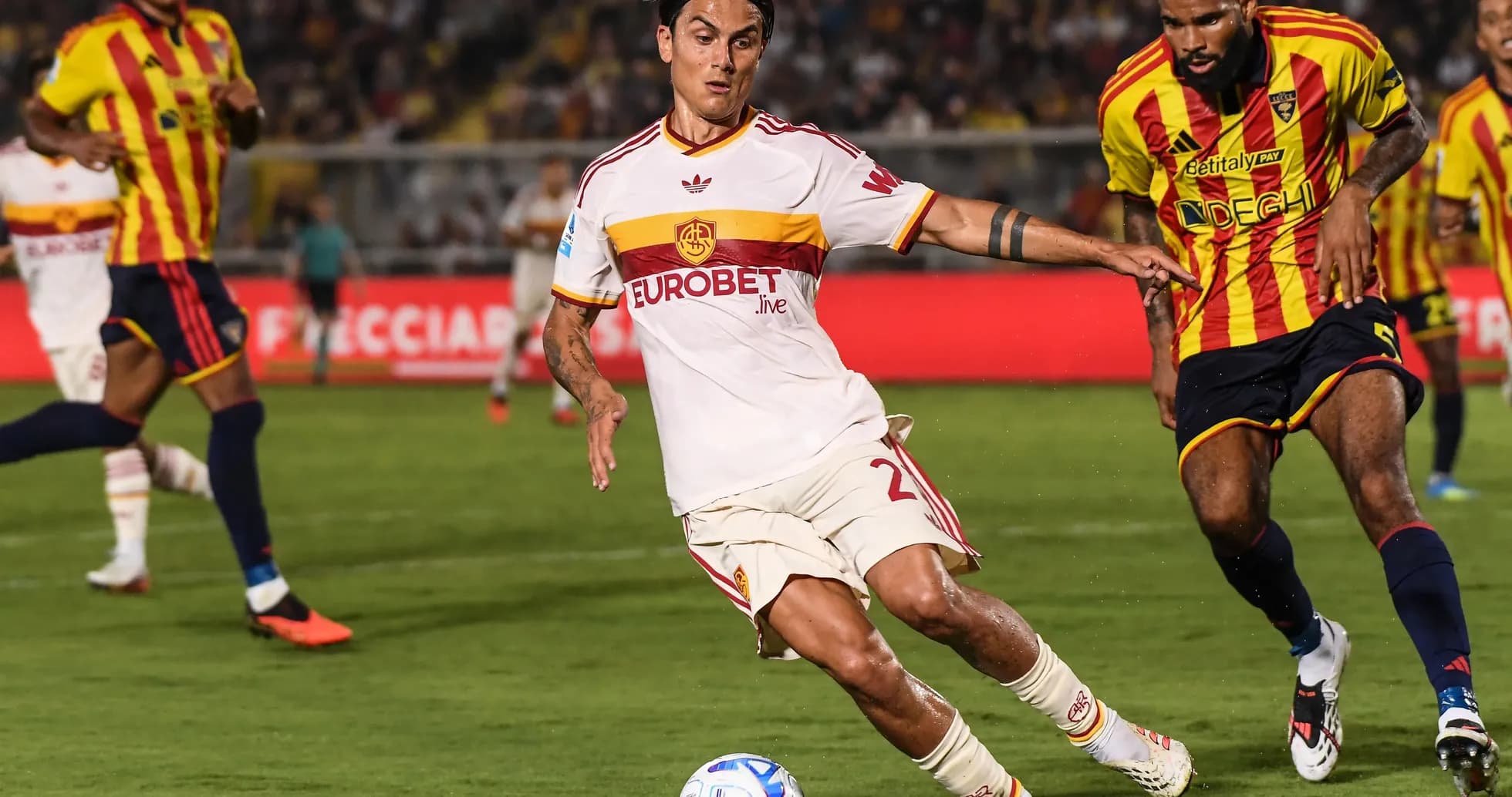 Un joueur de l'AS Roma en action contre Lecce
