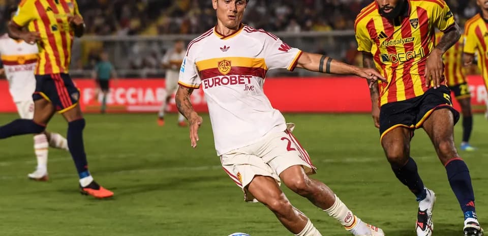 Un joueur de l'AS Roma en action contre Lecce