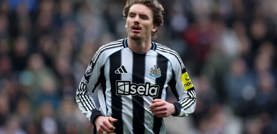Joueur de Newcastle en action sur le terrain