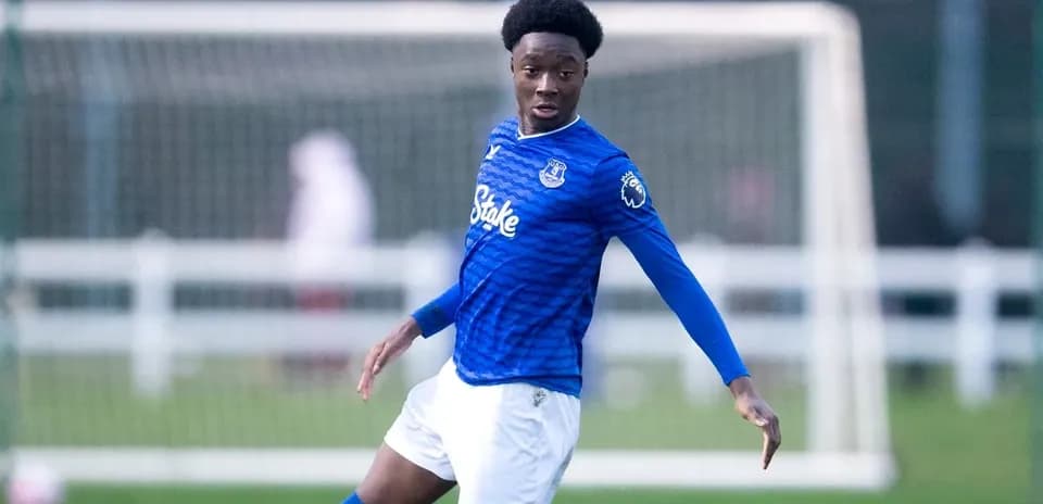 Joueur d'Everton en action sur le terrain