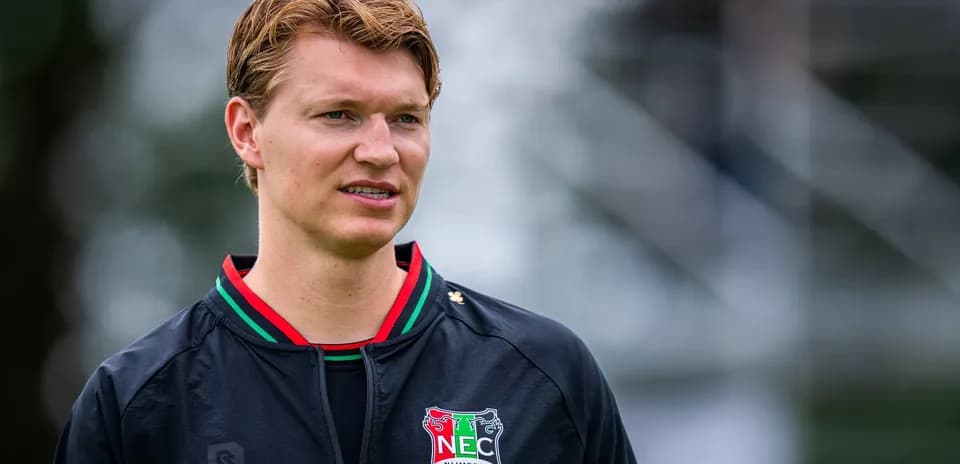 Joueur en tenue de l'NEC Nijmegen lors de l'entraînement