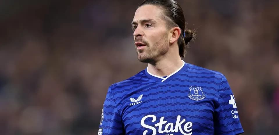 Joueur d'Everton en maillot bleu sur le terrain