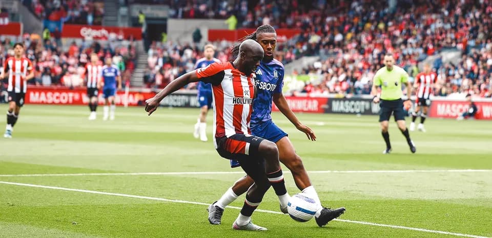 Deux joueurs en duel lors du match
