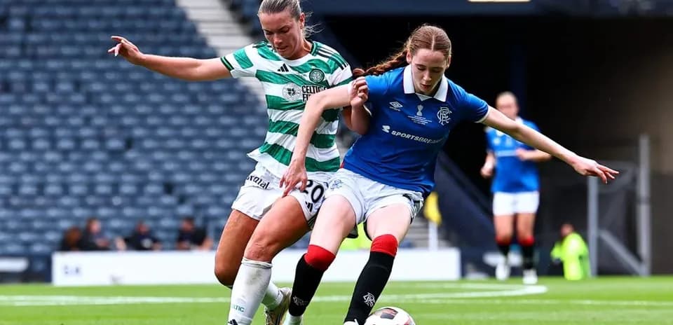 Celtic et Rangers en duel sur le terrain
