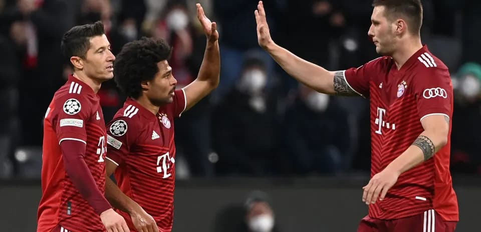 Joueurs du Bayern célébrant un but ensemble