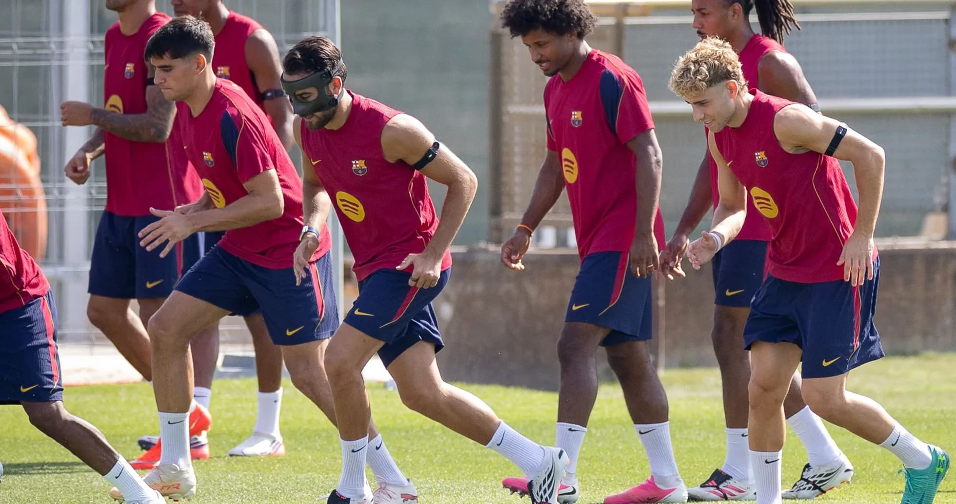 Joueurs du FC Barcelone s'entraînant sur le terrain