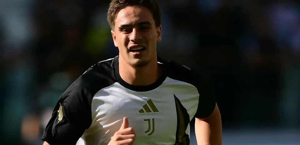 Joueur de la Juventus courant sur le terrain