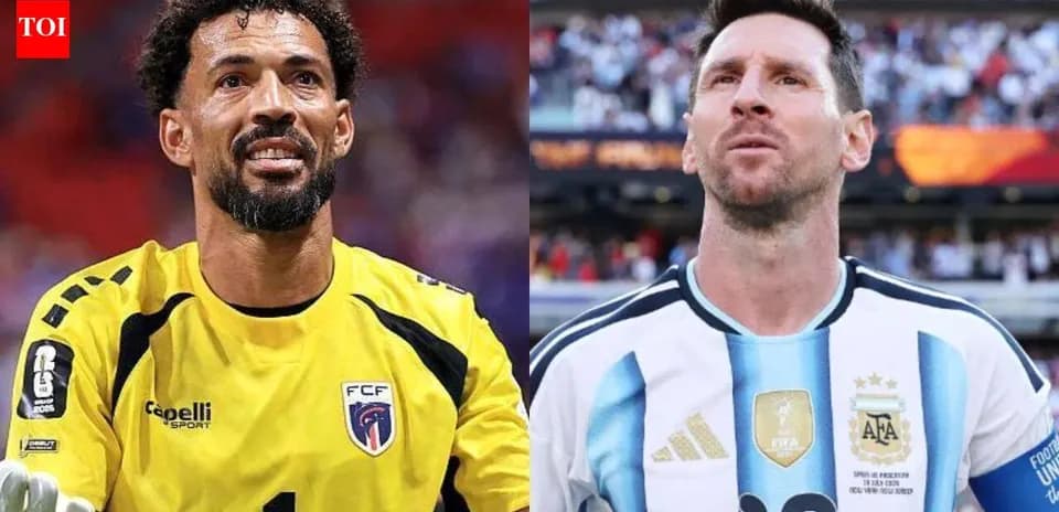 Gardien de but et joueur en maillot argentin