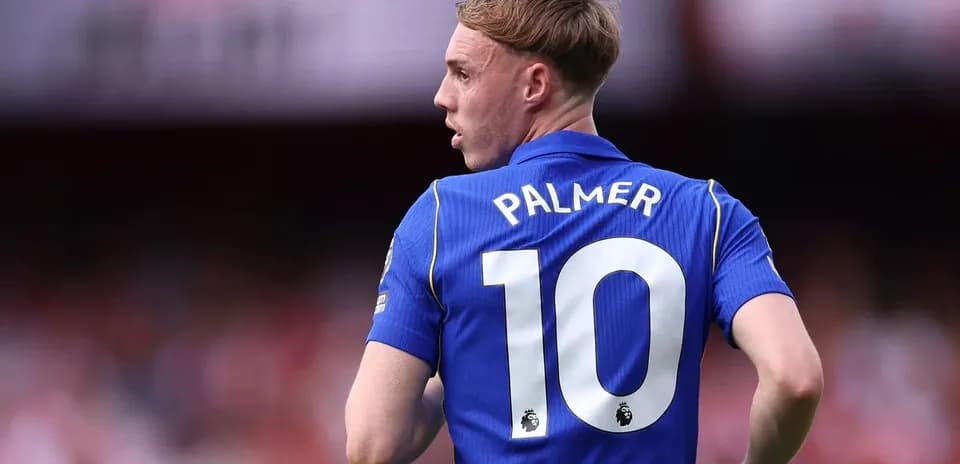 Joueur portant le maillot numéro 10 de dos