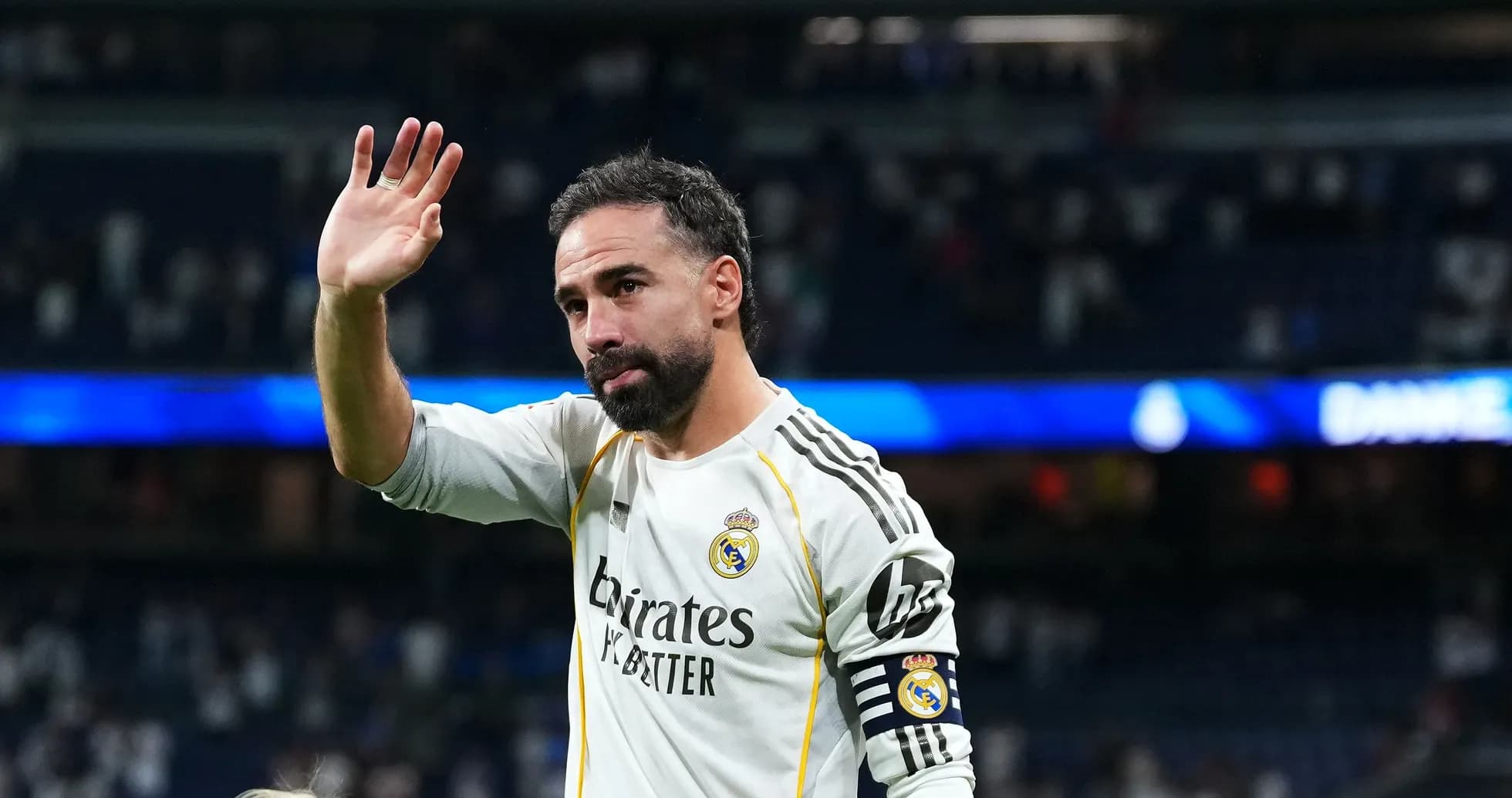 Joueur de Real Madrid saluant le public après le match