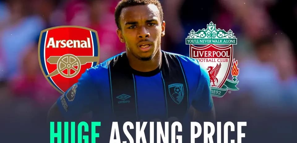 Joueur de Bournemouth avec logos d'Arsenal et Liverpool