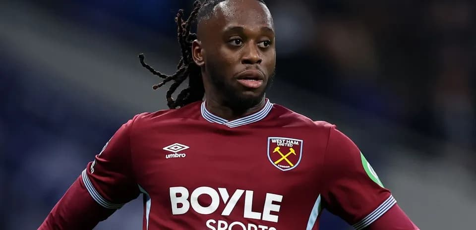 Joueur de West Ham United en action sur le terrain