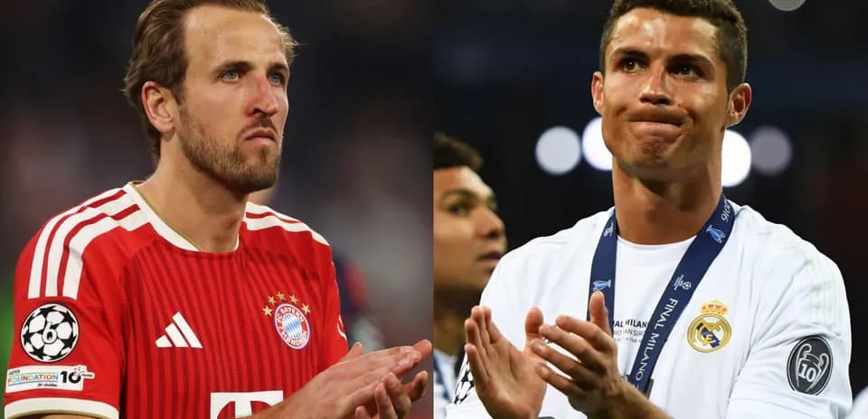 Deux joueurs applaudissant après un match de football